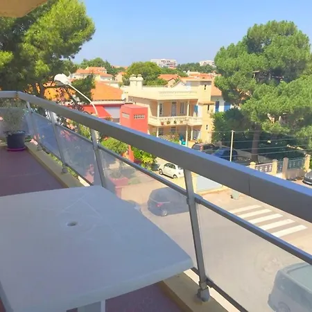 Appartement Sur La Pour 4 Personnes Avec Parking - Fr-1-837-5